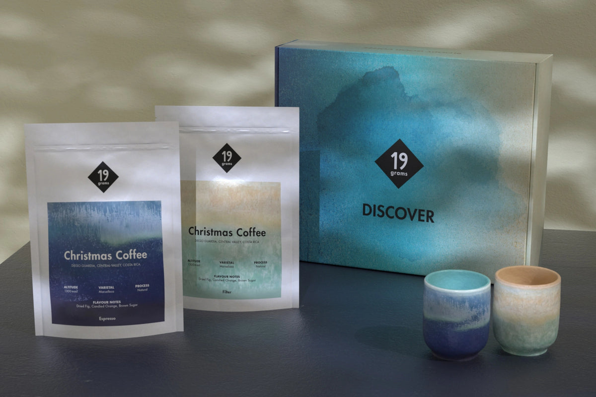 19grams x Motel a Miio Weihnachtsgeschenkbox mit Keramiktassen – Kooperations-Geschenkbox von 19grims.com Roasters Berlin