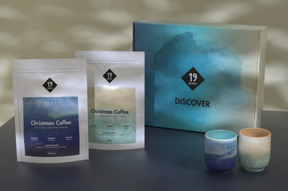 19grams x Motel a Miio Weihnachtsgeschenkbox mit Keramiktassen – Kooperations-Geschenkbox von 19grims.com Roasters Berlin