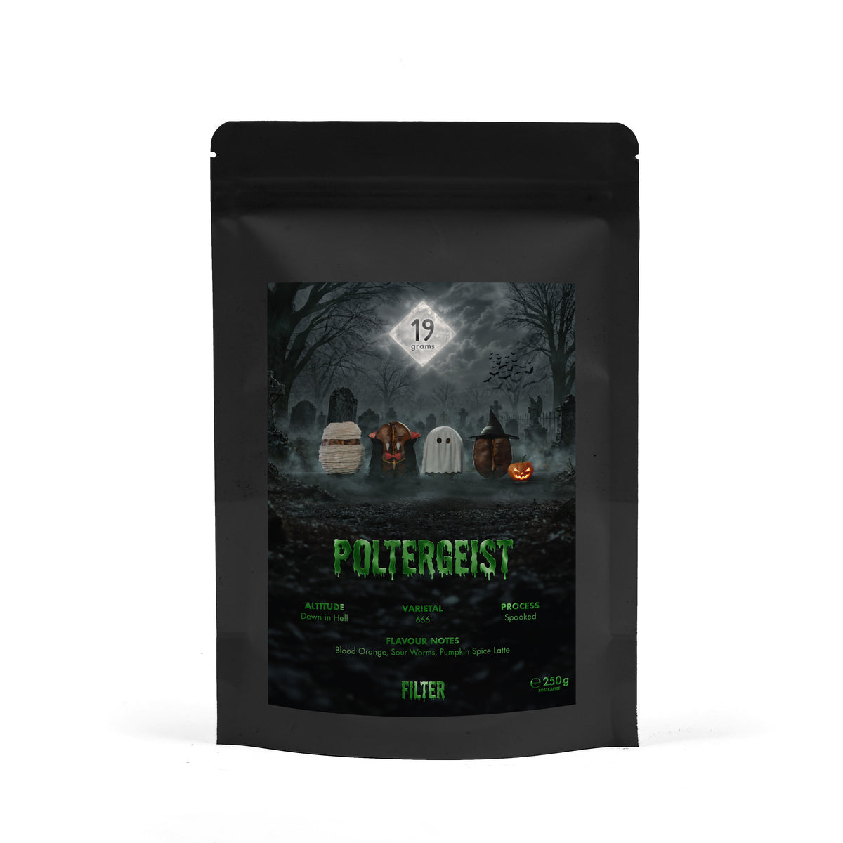19grams Poltergeist Filter 250g Kaffeebeutel Produktmockup – schwarzer Beutel mit Halloween-Friedhofsmotiv und Flavour Notes Blood Orange, Sour Worms, Pumpkin Spice Latte
