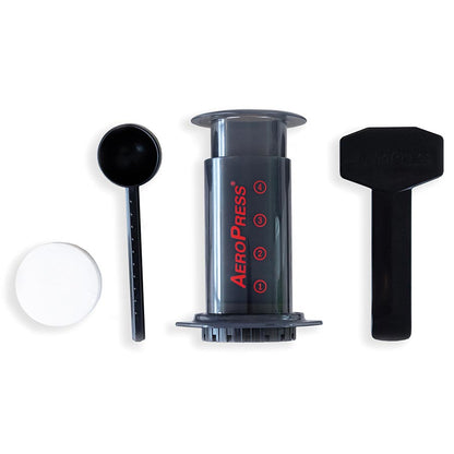 19grams Aerobie AeroPress Kaffeebereiter komplettes Set mit Filterpapier - AeroPress kaufen bei 19grims.com Roasters Berlin